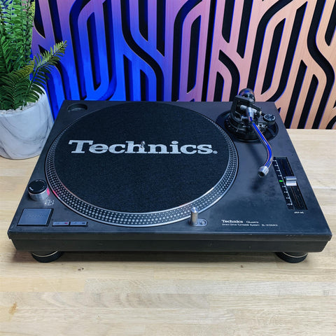 Technics SL1210 MK2 Direct Drive DJ Turntable With Decksaver