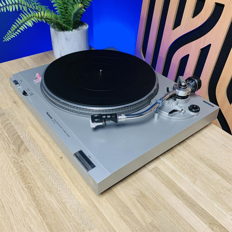 Technics SL-D2 Direct Drive Automatic Turntable