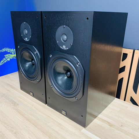 Monitor Audio R300 MD speakers