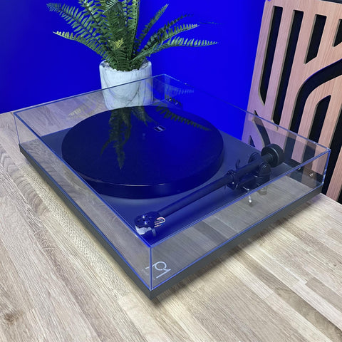 Rega P1 Planar 1 Turntable Rega Carbon Cartridge