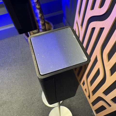 LOEWE S1 Stereo Speakers With Stands