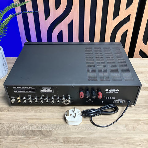 NAD 302 Stereo Integrated Amplifier