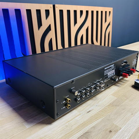 NAD 3020i Stereo Amplifier