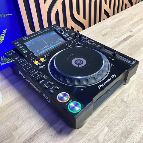 Pioneer DJ CDJ-2000 NXS2 Professional Multi Player With Decksaver