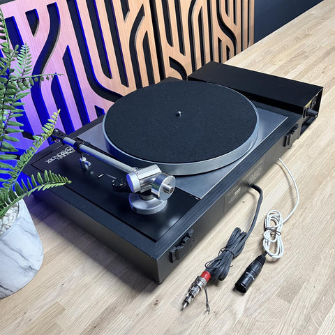 Linn Sondek LP12 Linn Ittok LVII Tonearm Shure V15 Chrome Body Type III & Avondale TAPS Power Supply