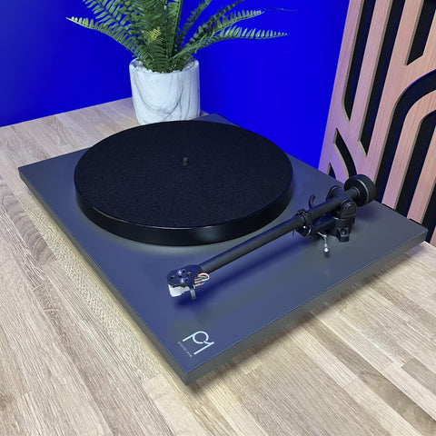 Rega P1 Planar 1 Turntable Rega Carbon Cartridge