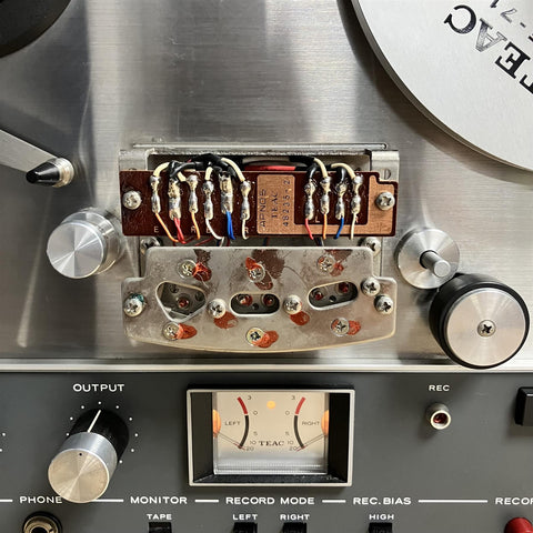 Teac A-1230 Reel To Reel Tape Recorder 4 Track 2 Channel Stereo