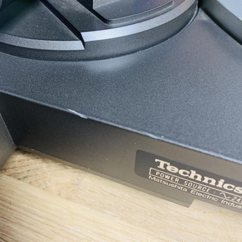 Technics SL-Q210 Quartz Direct Drive Automatic Turntable