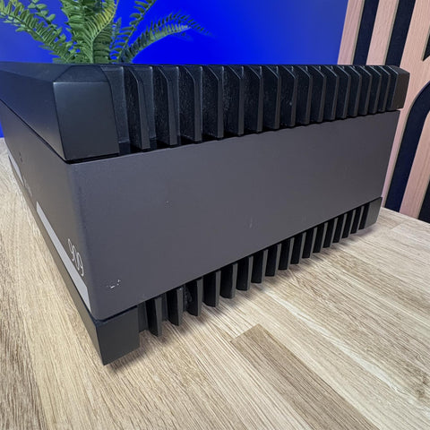 Quad 909 Power Amplifier