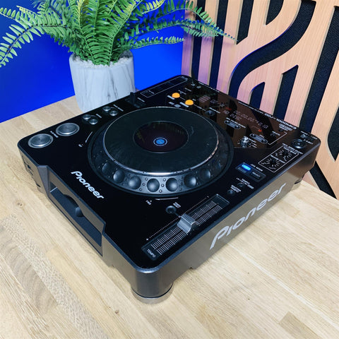 Pioneer CDJ 1000 MK3 Professional Grade Digital CD Deck