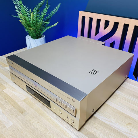 Pioneer DVL-919E Laserdisc/DVDCD/Video CD Player