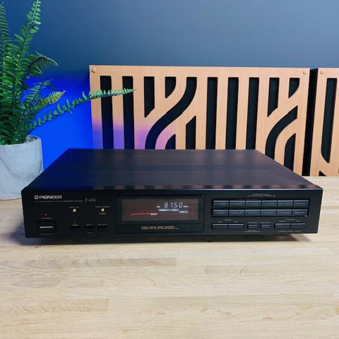 Pioneer F-676 tuner