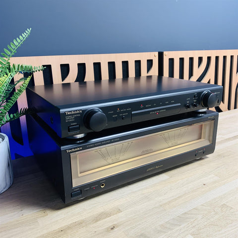 Technics SU-C800 Stereo Control Amplifier and Technics SE-A900S Stereo Power Amplifier