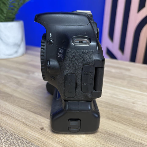 Canon EOS 600D with 18-55mm Lens And Canon BG-E8 Battery Grip