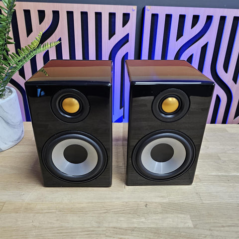 Monitor Audio Radius 90 Speakers (Pair) with Wall Brackets