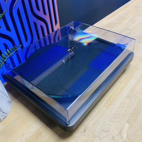 NAD C588 Turntable With Ortofon 2M Blue MM Cartridge