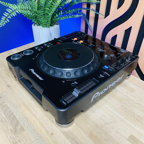 Pioneer CDJ 1000 MK3 Professional Grade Digital CD Deck