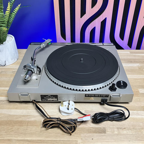 JVC QL-A5 Quartz Direct Drive Turntable With Audio Technica AT95E Cartridge