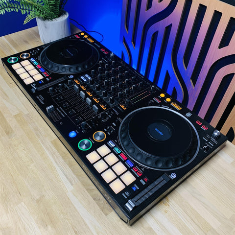 Pioneer DDJ-1000SRT 4-Channel Serato DJ Controller with Deck Saver + Carry Case