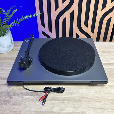 Rega P1 Planar 1 Turntable Rega Carbon Cartridge