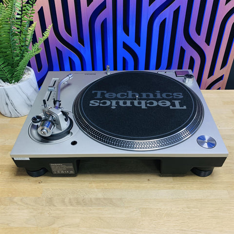 Technics SL-1200 MK7 Direct Drive DJ Turntable