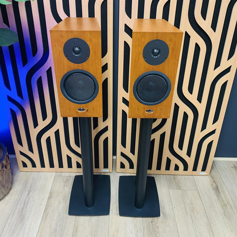 Linn Katan Audiophile Bookshelf Speakers & Stands