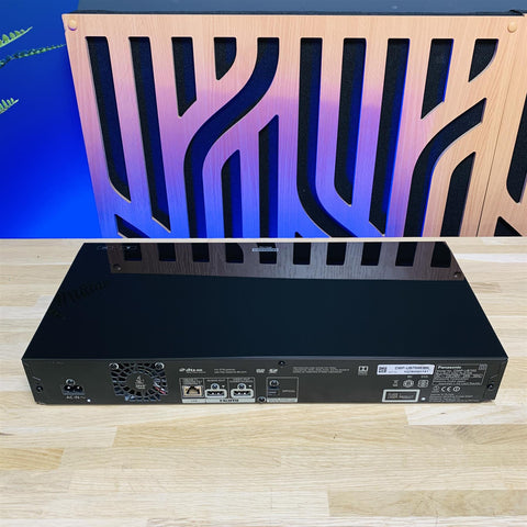 Panasonic UB700 Blu-Ray Player