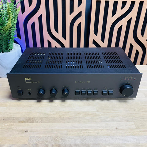 NAD 3020 Stereo Amplifier