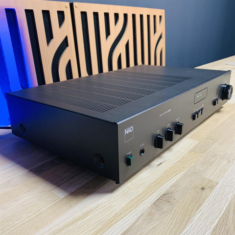 NAD 3020i Stereo Amplifier
