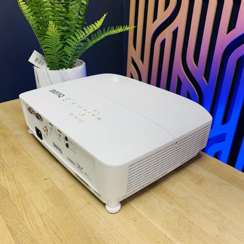 BenQ W1050 Digital Projector HD 1080P 2200 Lumens Inc Remote