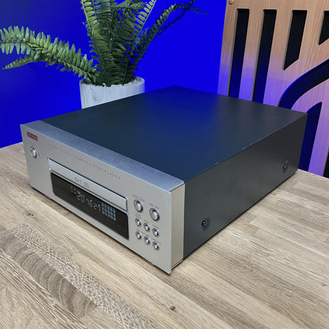 Ditton DM-250 Stereo 6 CD + 1 Compact Disc Player