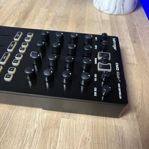 Behringer CMD-MM 1 DJ Midi Controller