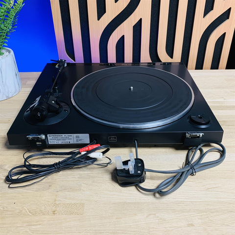 Pioneer PL-225 Stereo Turntable