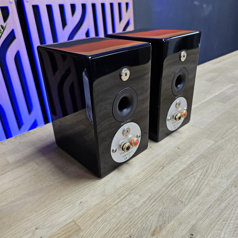 Monitor Audio Radius 90 Speakers (Pair) with Wall Brackets
