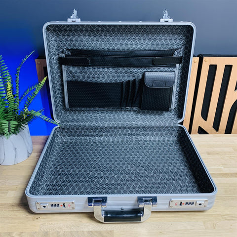 Pro Hardshell Executive Laptop Briefcase Attached Silver Locking Storage Case