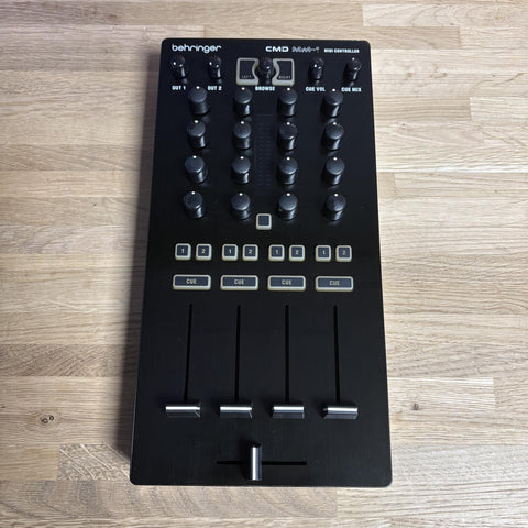 Behringer CMD-MM 1 DJ Midi Controller