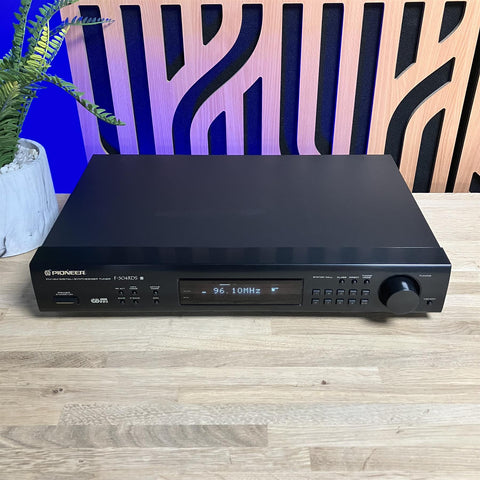 Pioneer F-304RDS FM AM Digital Synthesizer Radio Tuner