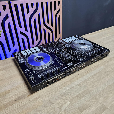Pioneer DJ DDJ-SR2 2-Channel Controller & Soft Carry Case