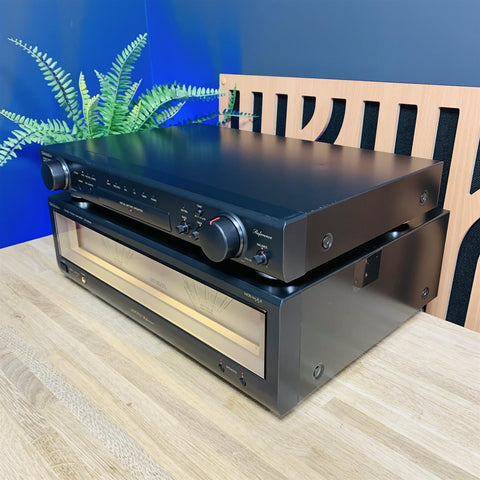 Technics SU-C800 Stereo Control Amplifier and Technics SE-A900S Stereo Power Amplifier