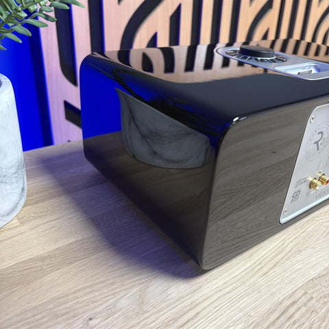 Vita Audio R2 With 30pin iPod Dock