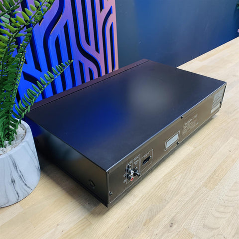 Technics SL-PG590 CD Player Inc Remote