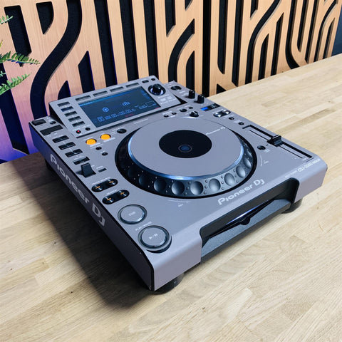 Pioneer CDJ-2000NXS Professional DJ Media Pro Multi Player