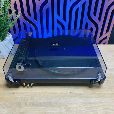 NAD C588 Turntable With Ortofon 2M Blue MM Cartridge