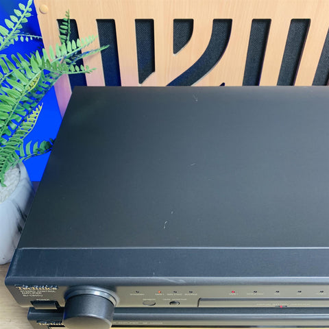 Technics SU-C800 Stereo Control Amplifier and Technics SE-A900S Stereo Power Amplifier