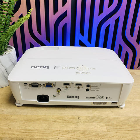 BenQ W1050 Digital Projector HD 1080P 2200 Lumens Inc Remote
