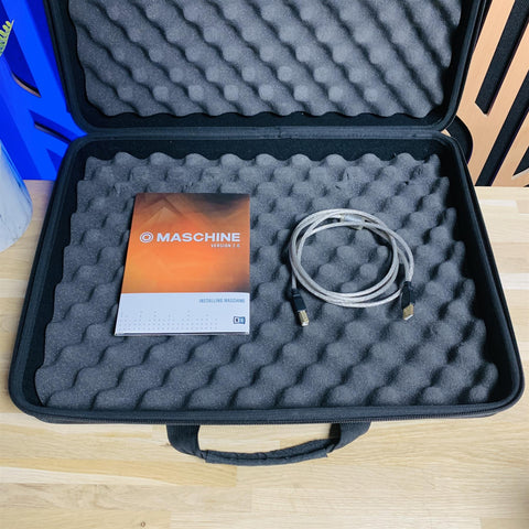 Native Instruments Maschine Controller MK2 With UDG Case & Decksaver
