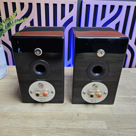 Monitor Audio Radius 90 Speakers (Pair) with Wall Brackets
