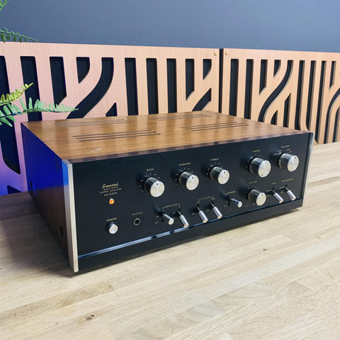 Sansui AU-555A Solid State Stereo Amplifier