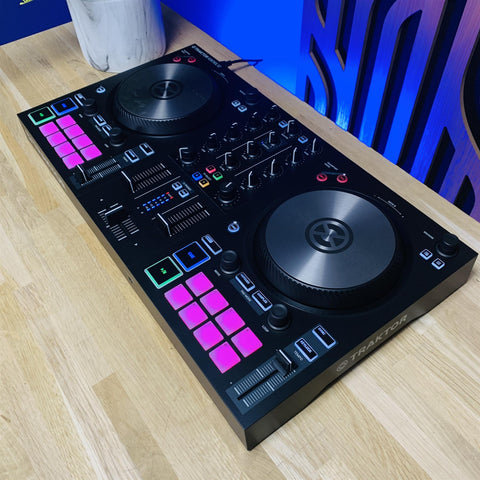Native Instruments Traktor Kontrol S2 MK3 DJ Controller (Black)