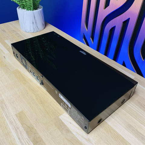 Panasonic UB700 Blu-Ray Player